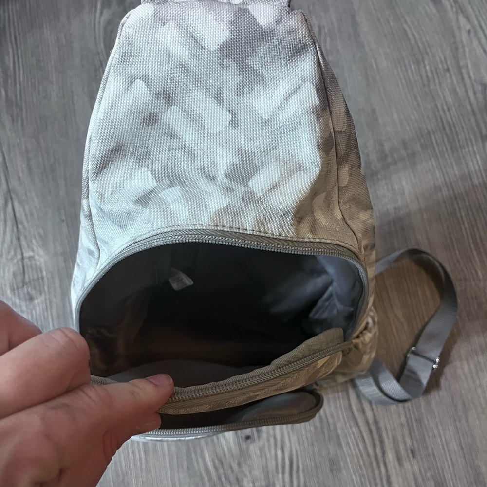 Thirty-One Gray Patterned Backpack - image 3